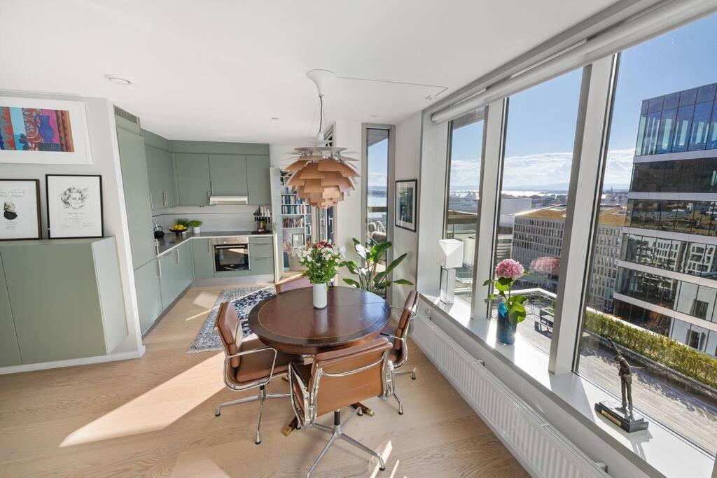 Modern 2Bed Room Sea View Apartment @ Oslo Barcode Bagian luar foto