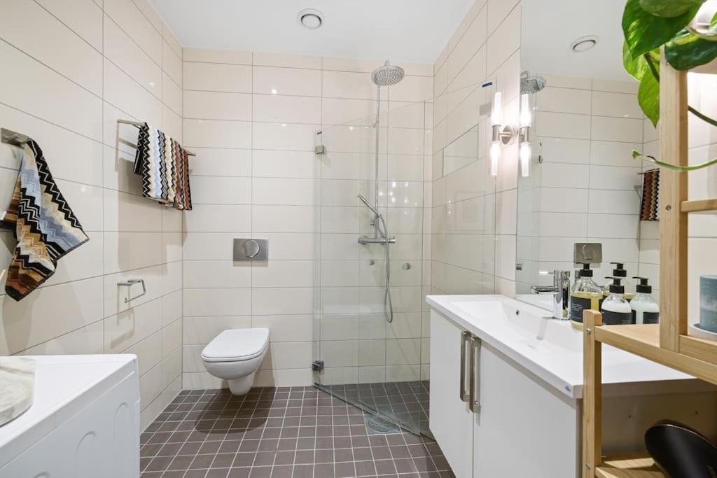 Modern 2Bed Room Sea View Apartment @ Oslo Barcode Bagian luar foto