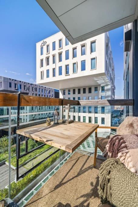 Modern 2Bed Room Sea View Apartment @ Oslo Barcode Bagian luar foto